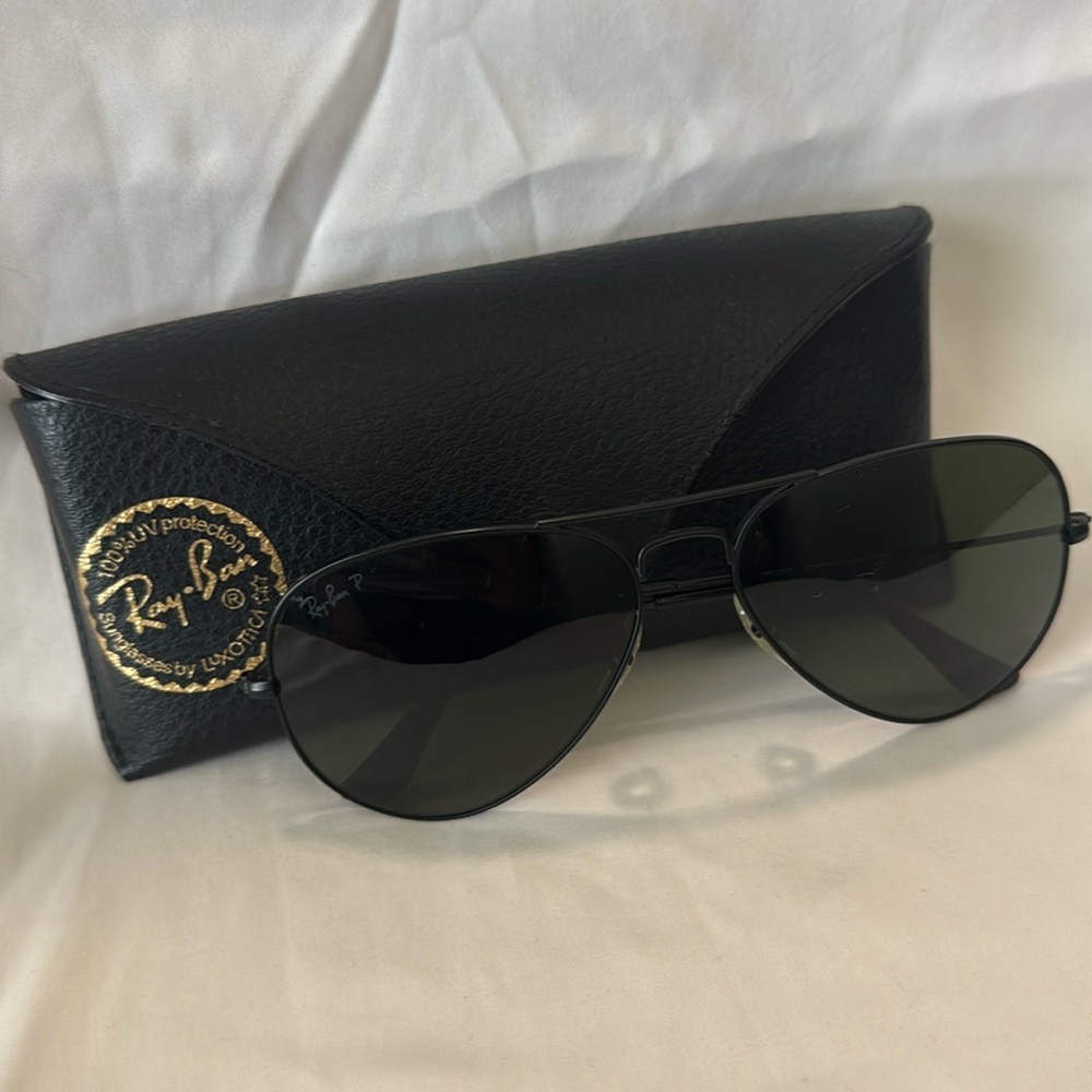 Ray Ban Polarized Aviators Matte Black Frames